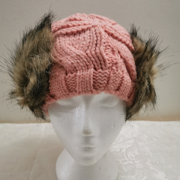 Women's Winter Beanie Hat - Picture 5 of 9